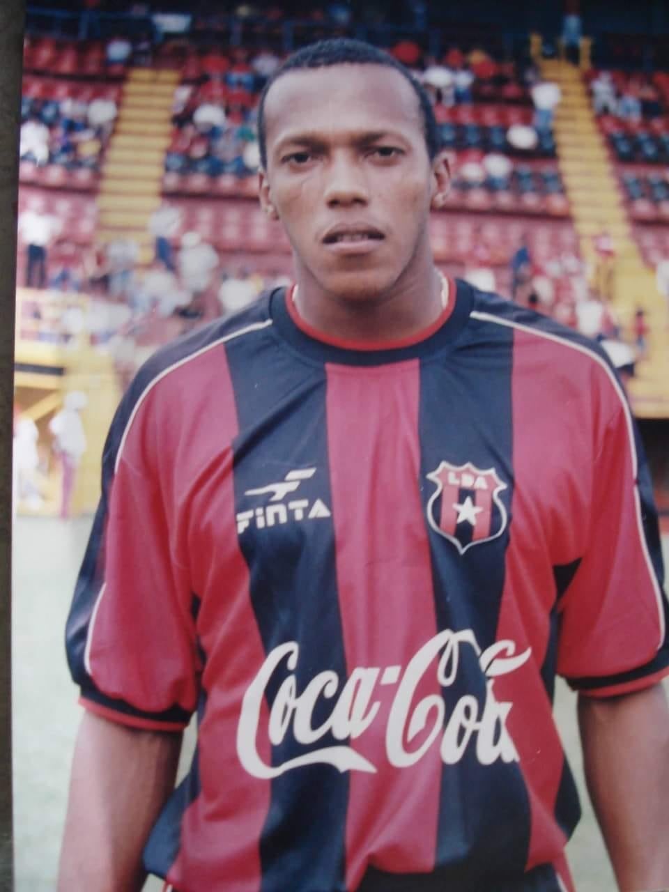 Vicente Rocela, exdelantero.