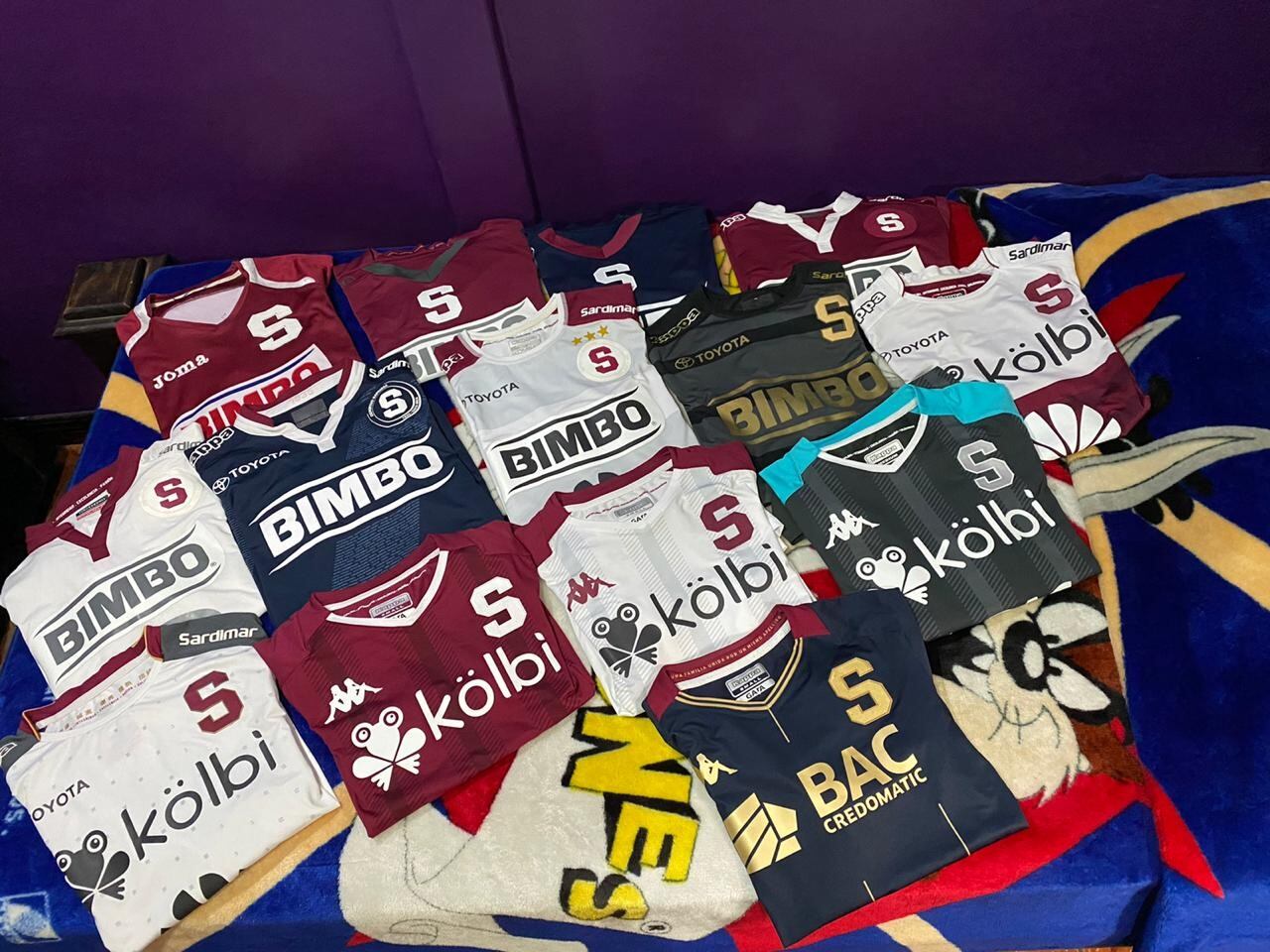 Steven Bolaños, morado de corazón. Cortesía.