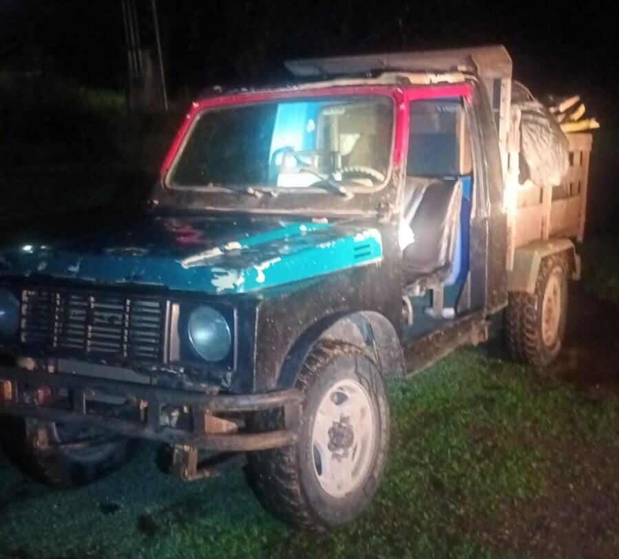 Los sospechosos transportaban todos los materiales en un pick up. Foto MSP.