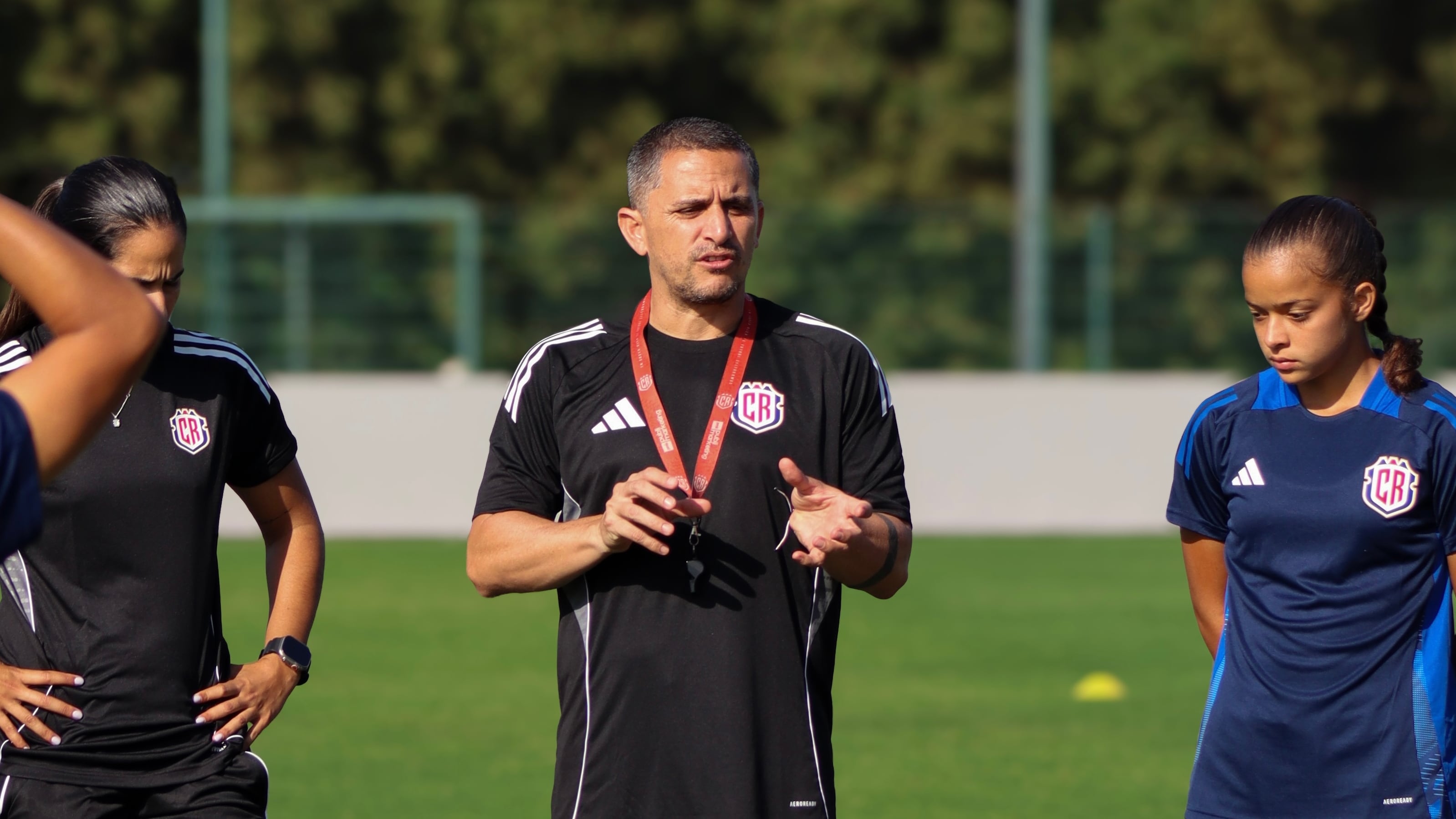 Édgar Rodríguez se estrenará como técnico mundialista este sábado. Él dirige a la Selección Femenina Sub-17 de Costa Rica.