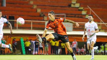 Anthony Hernández le llena el ojo a uno de los dirigentes más importantes del fútbol nacional