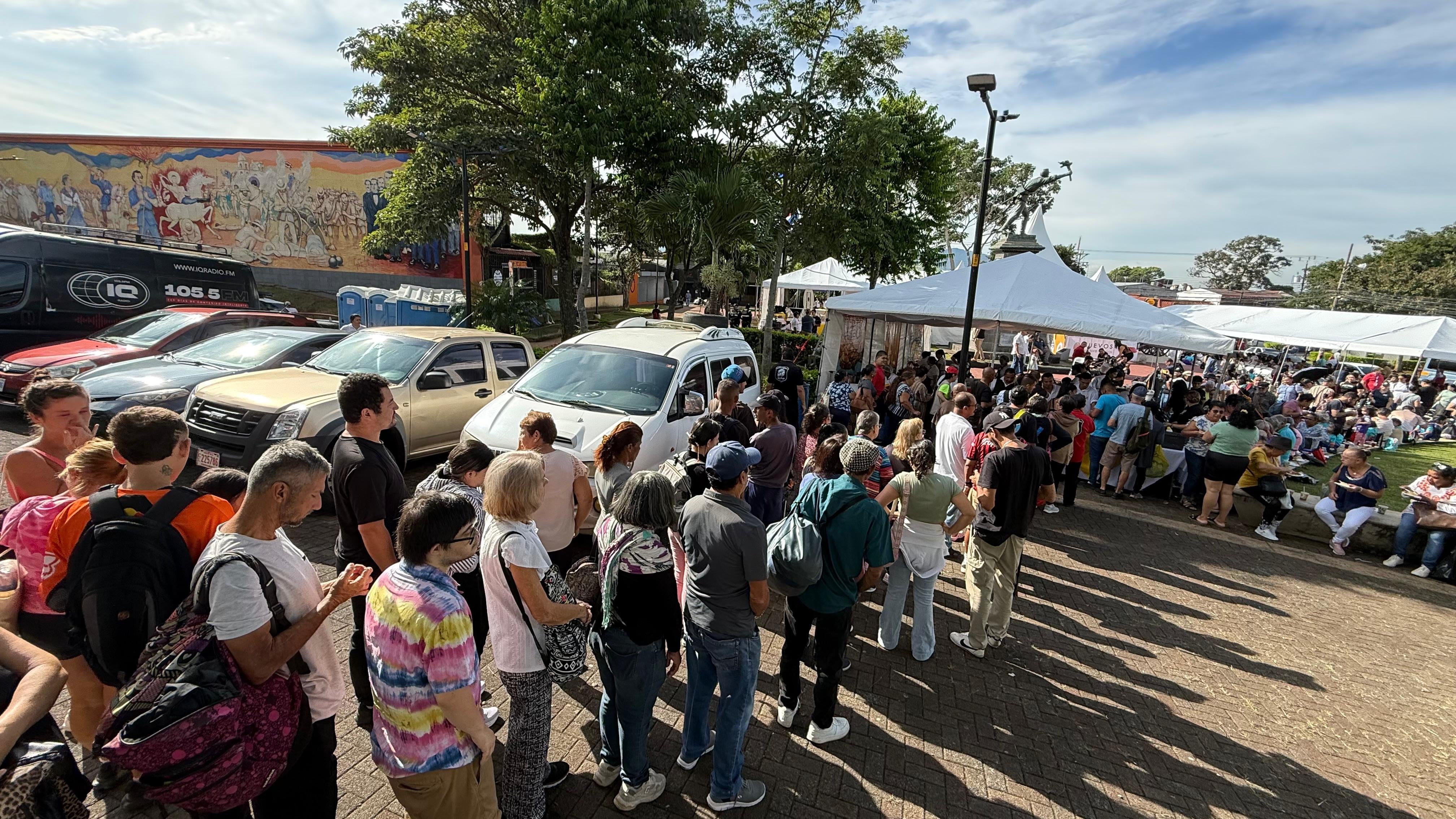 El Día Mundial del Huevo 2026 se celebró el viernes 9 de octubre, de 7:30 a. m. a 11:00 a. m., en el Parque Juan Santamaría, en Alajuela. Se repartieron más de 3.000 desayunos gratuitos, con los huevos como protagonistas.