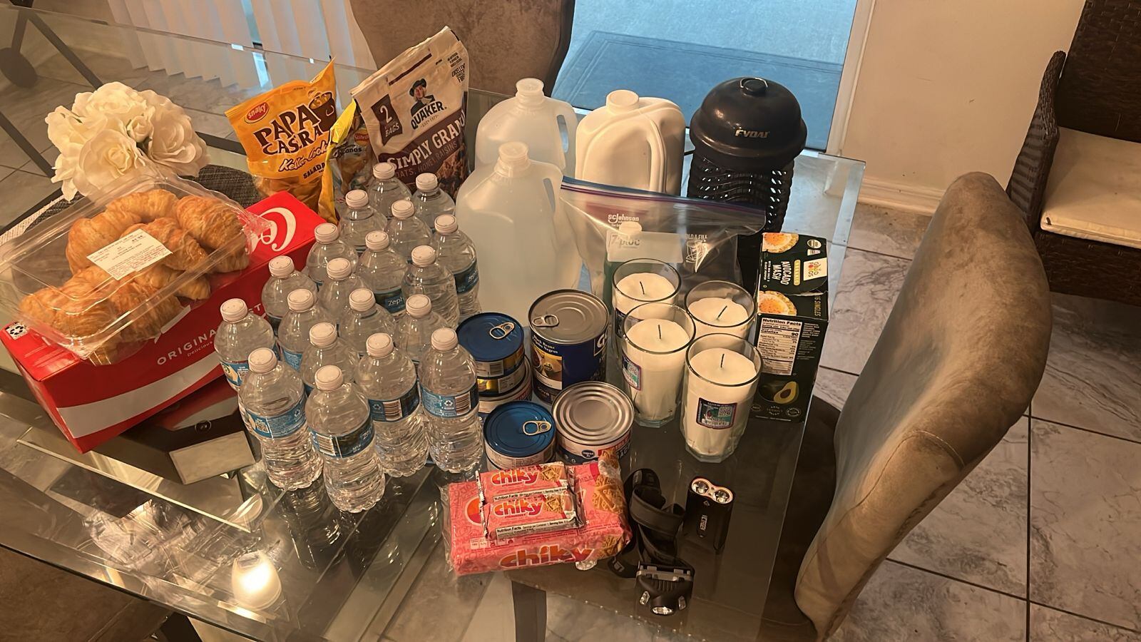 Cristian Vargas llegó a Estados Unidos hace 22 días y ya está preparado para el impacto del huracán Milton. Cortesía.