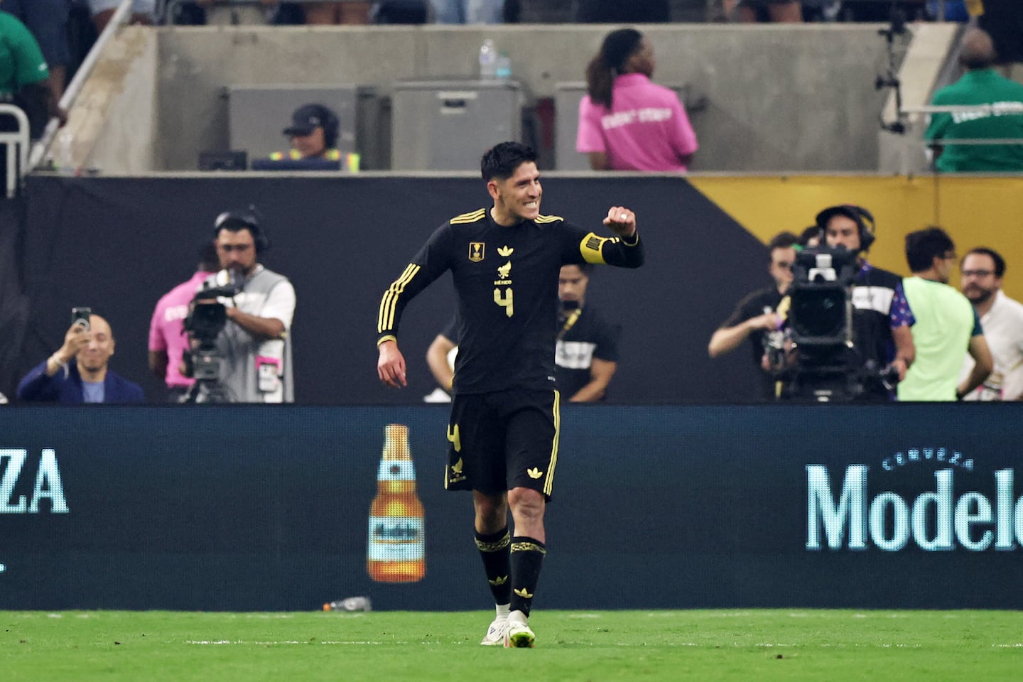 ¡Épica Final! México Levanta la Copa Oro 2023 con Ayuda Inesperada de Dos Jugadores Costarricenses