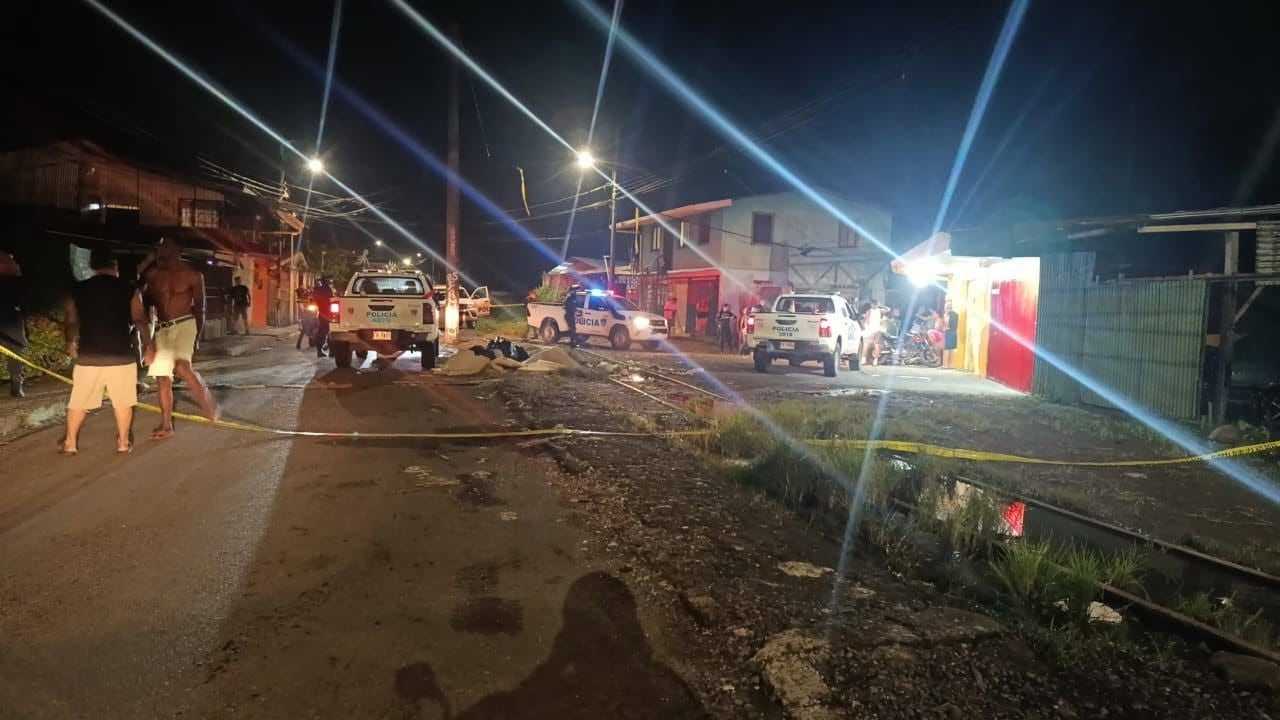 Dos hombres murieron en la escena y un menor en el hospital de Limón. Foto Caribe Actual.