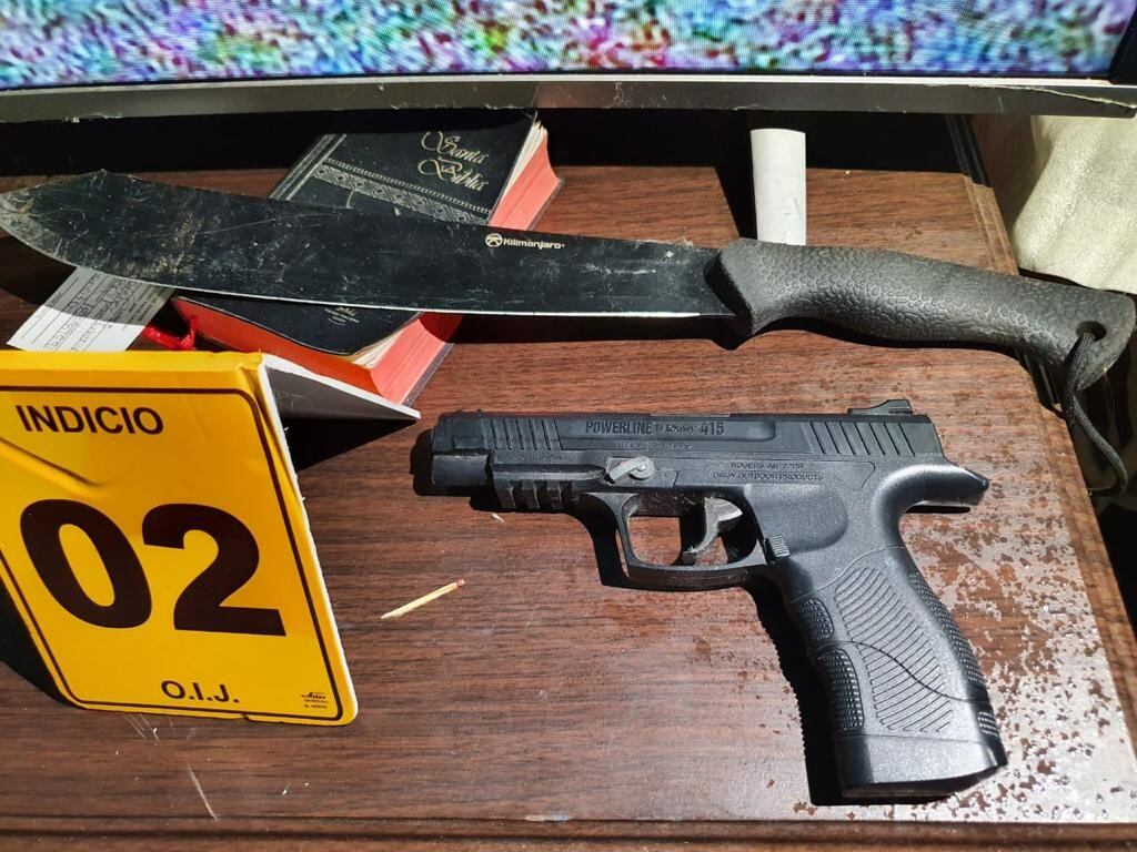 Detienen a 4 hombres en Limón sospechosos de agredir a tráfico y robarle su arma. Foto OIJ.