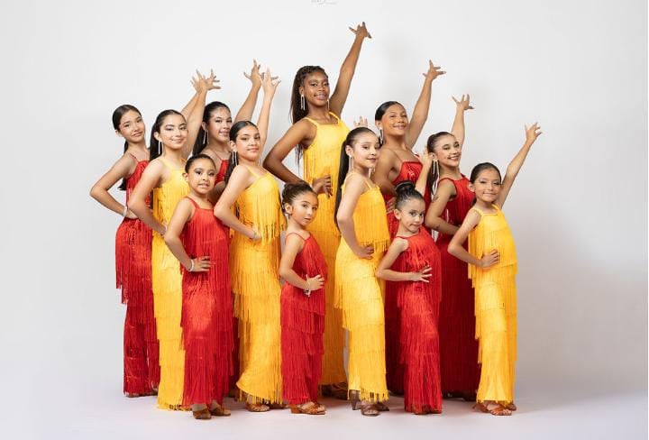 En Moravia hay una joven que no camina: baila. Se trata de Fiorella Agüero Chacón, una adolescente de 13 años que ha convertido su amor por el baile en un proyecto de vida que inspira a decenas de niñas.