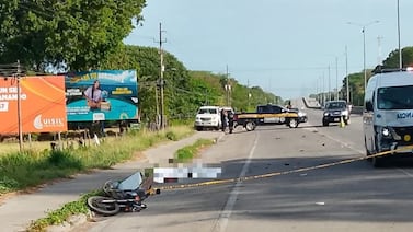 Motociclista de 61 años muere en violento choque contra ambulancia privada