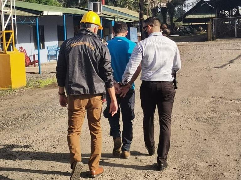 Detienen a hombre apellidado Navarro Alvarado sospechoso del homicidio de su esposa Shirley Natalia Pérez Barrientos. Foto OIJ.