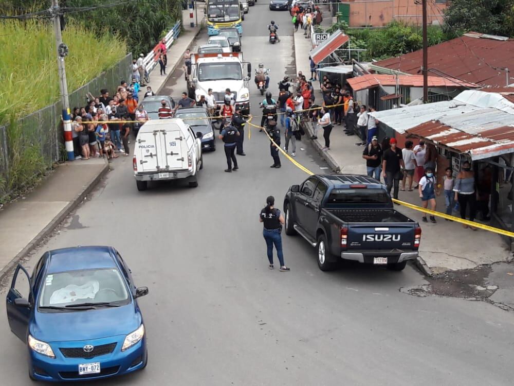 Aún no trasciende la identidad de una mujer ultimada en Santiago del Monte, La Unión, la tarde de este martes. Foto: Suministrada por Keyna Calderón.