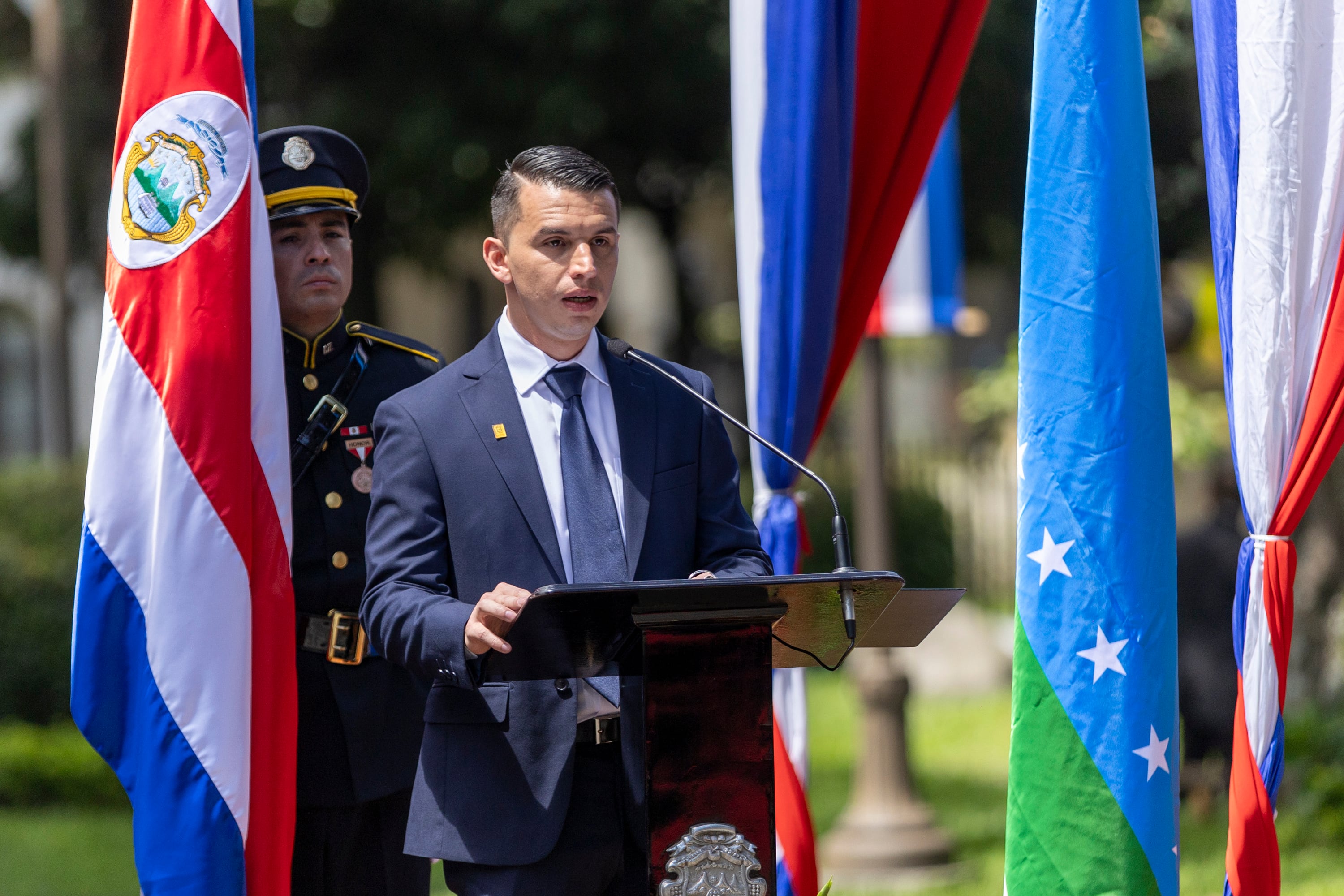 15/09/2024, San José, Paruqe Nacional y Avenida Segunda, celebración del acto cívico de los 203 años de independencia y el desfile de las bandas de las escuelas y colegios de San José, en el acto cívico estuvo el presidente de la república Rodrigo Chaves junto a la primera dama Signe Zeikate, y el alcalde de San José, Luis Diego Miranda, tambien ministros y diputados junto a varios diplomaticos.