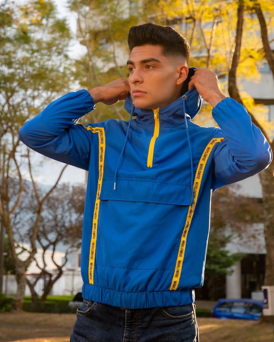 Julián Valverde, el nuevo periodista de Teletica, contó la difícil situación por la que pasó hace 10 años y que lo llevó al mundo del teatro y del cine antes de debutar en la televisión.