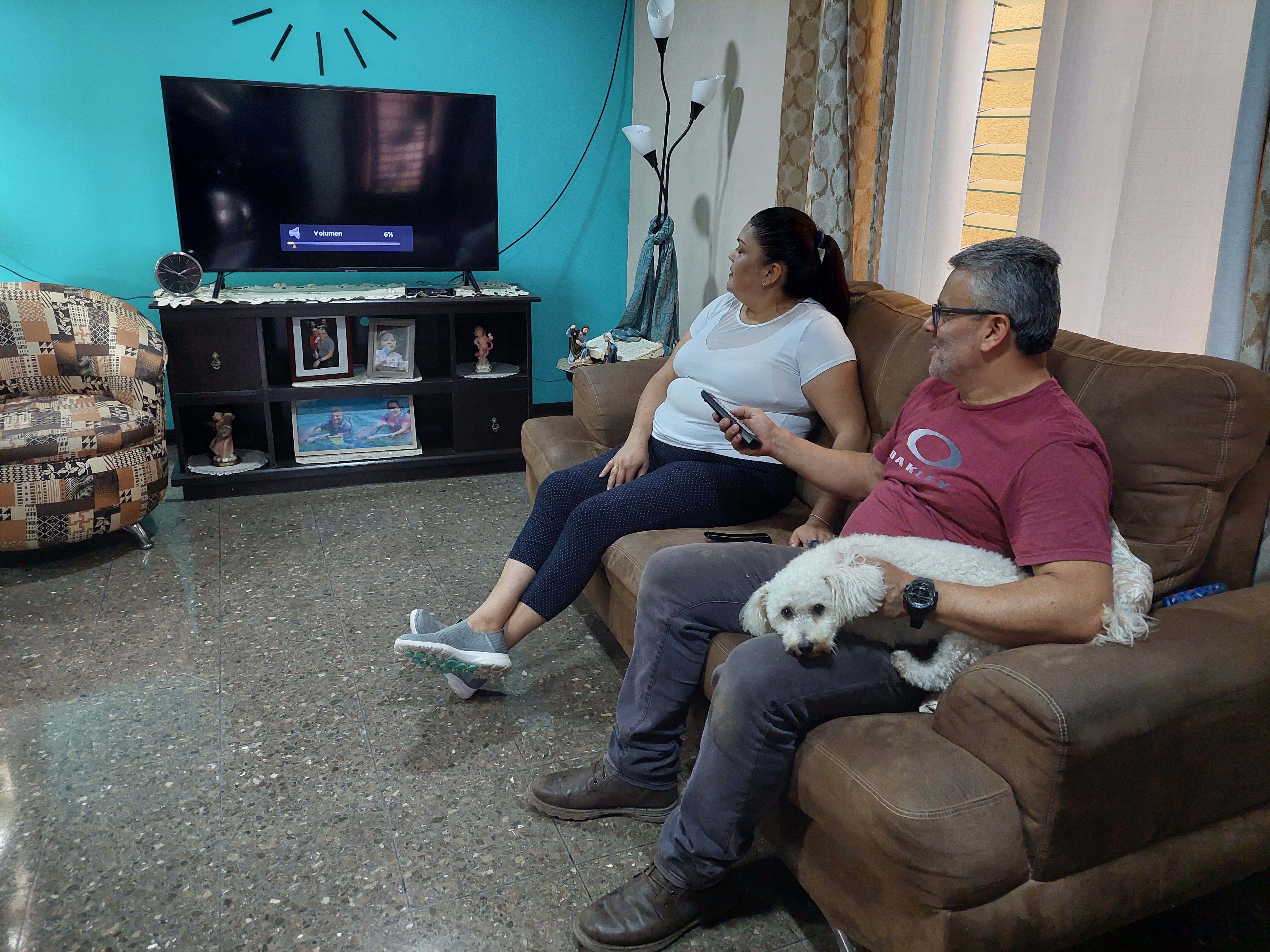 Medio millón de ticos de zonas rurales pagarían casi un 50% menos en su recibo de la luz si la Autoridad Reguladora de los Servicios Públicos (Aresep) aprueba la Tarifa Residencial Horaria (T-REH) a 6 empresas que dan el servicio de electricidad.