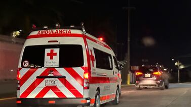 Le disparan a joven desde un carro para robarle la moto en la que se movilizaba