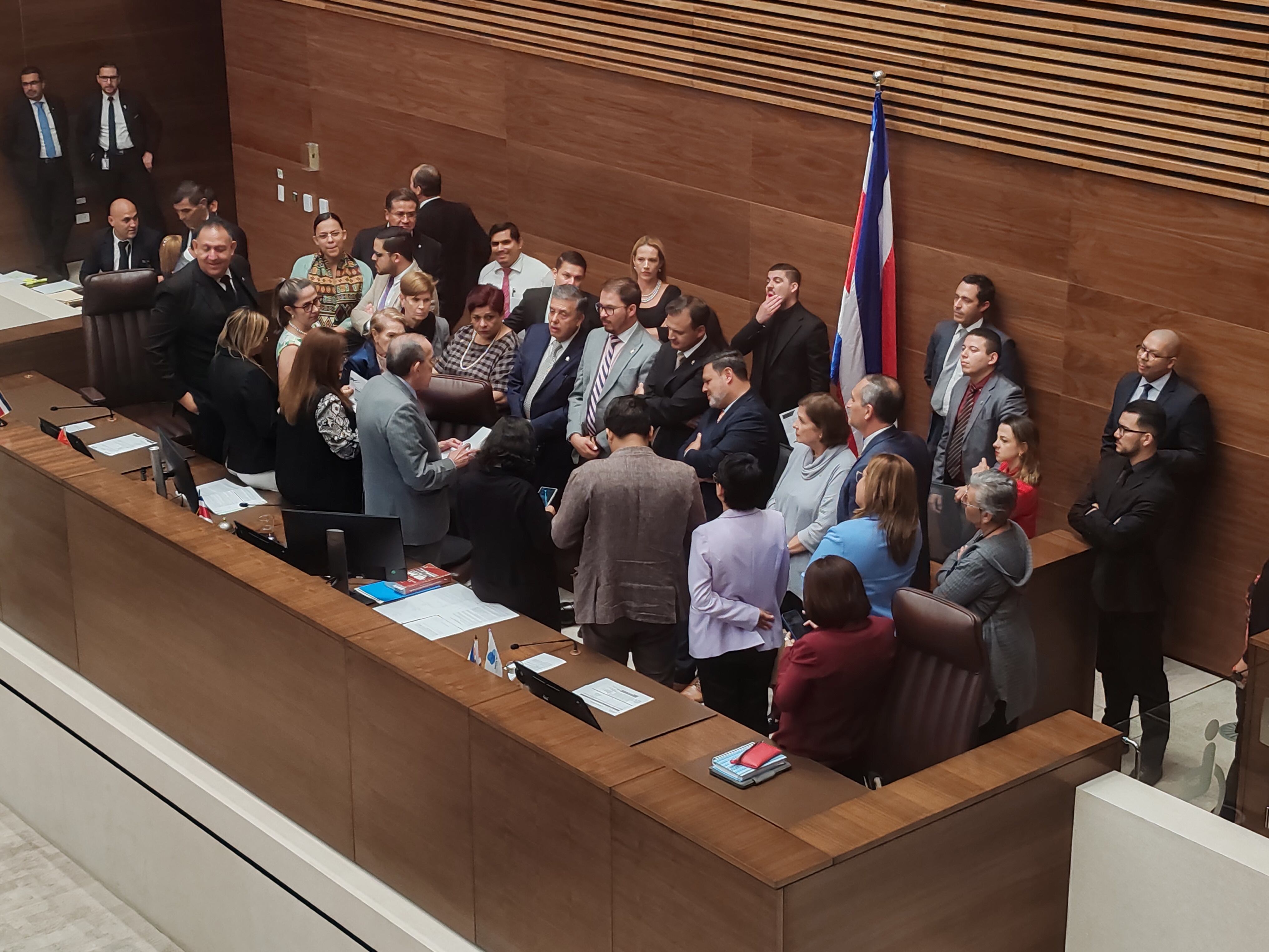 Plenario. Diputados. Asamblea Legislativa.