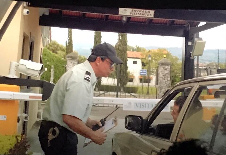 Don Lázaro es el personaje interpretado por el periodista nicaragüense, Dino Andino, en la película tica, “Mi papá es un santa”