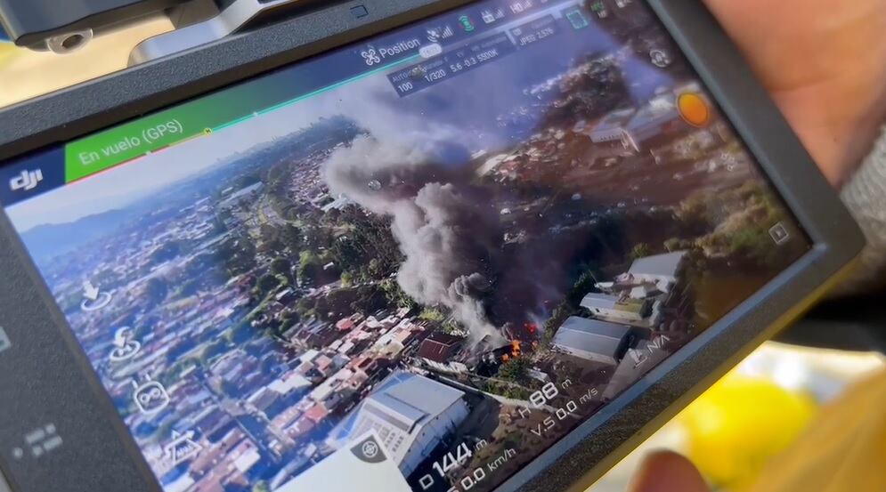 Incendio en recicladora en La Unión. Foto Bomberos.