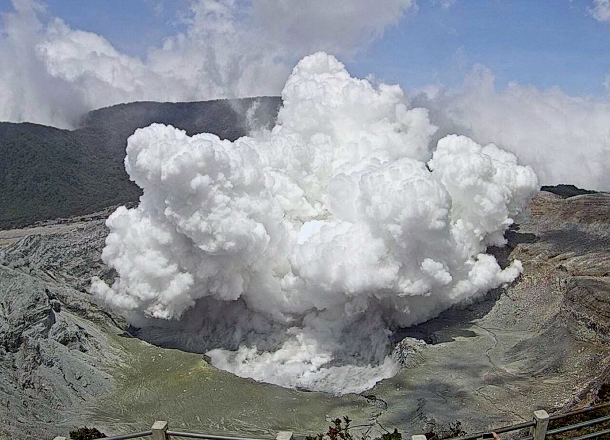 Detalle de la erupción del Poás de las 12:36 p.m. del 9 de marzo. Fotografía: Ovsicori