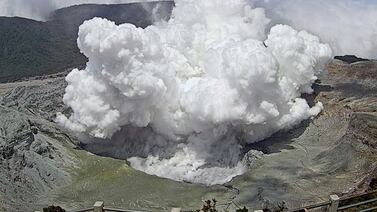 Volcán Poás hizo nueva erupción  la madrugada de este jueves