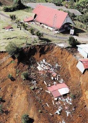 Terremoto de Cinchona despertó un amor sin medida en una joven y así lo demuestra.