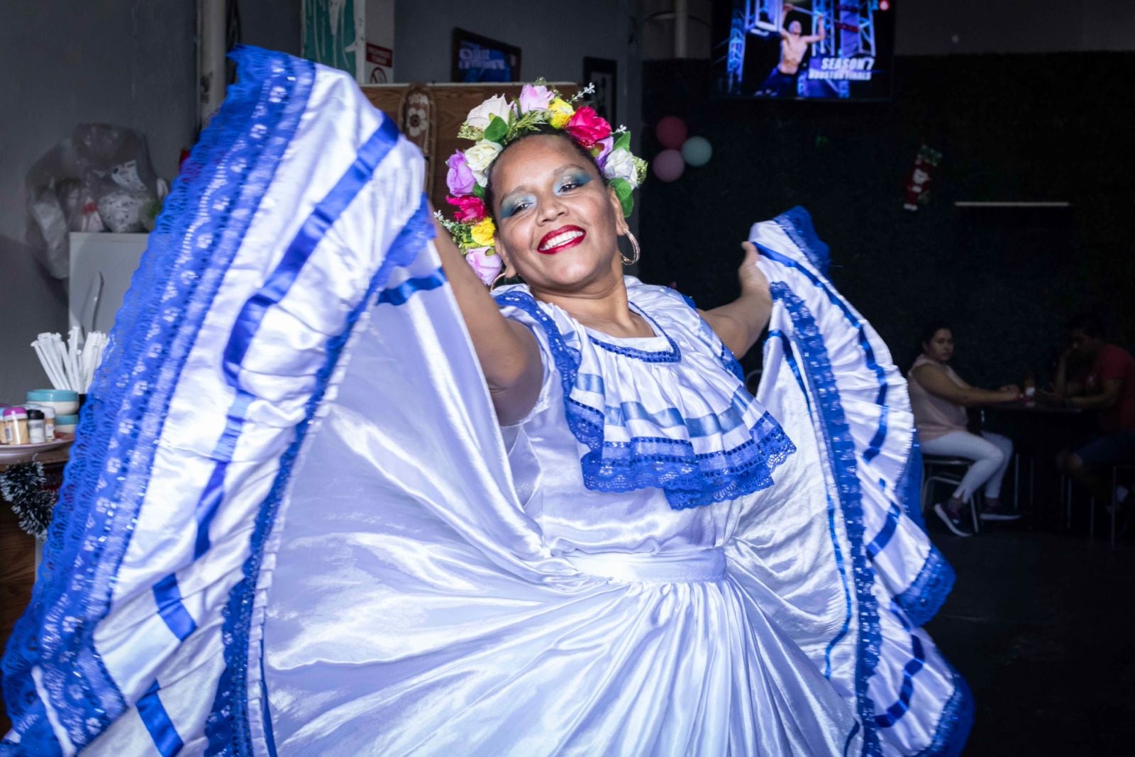 Carla Vanessa Mesa llegó hace 34 años buscando trabajo. Sin imaginarlo, fue en suelo costarricense donde pudo cumplir el anhelo que la acompañaba desde niña: bailar folclor nicaragüense.
