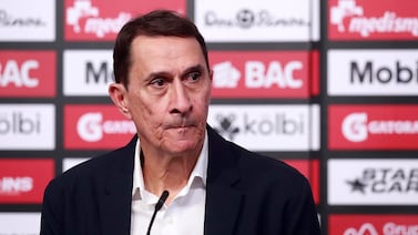 Alexandre Guimaraes le mandó mensaje a estrella colombiana para que venga a Alajuelense