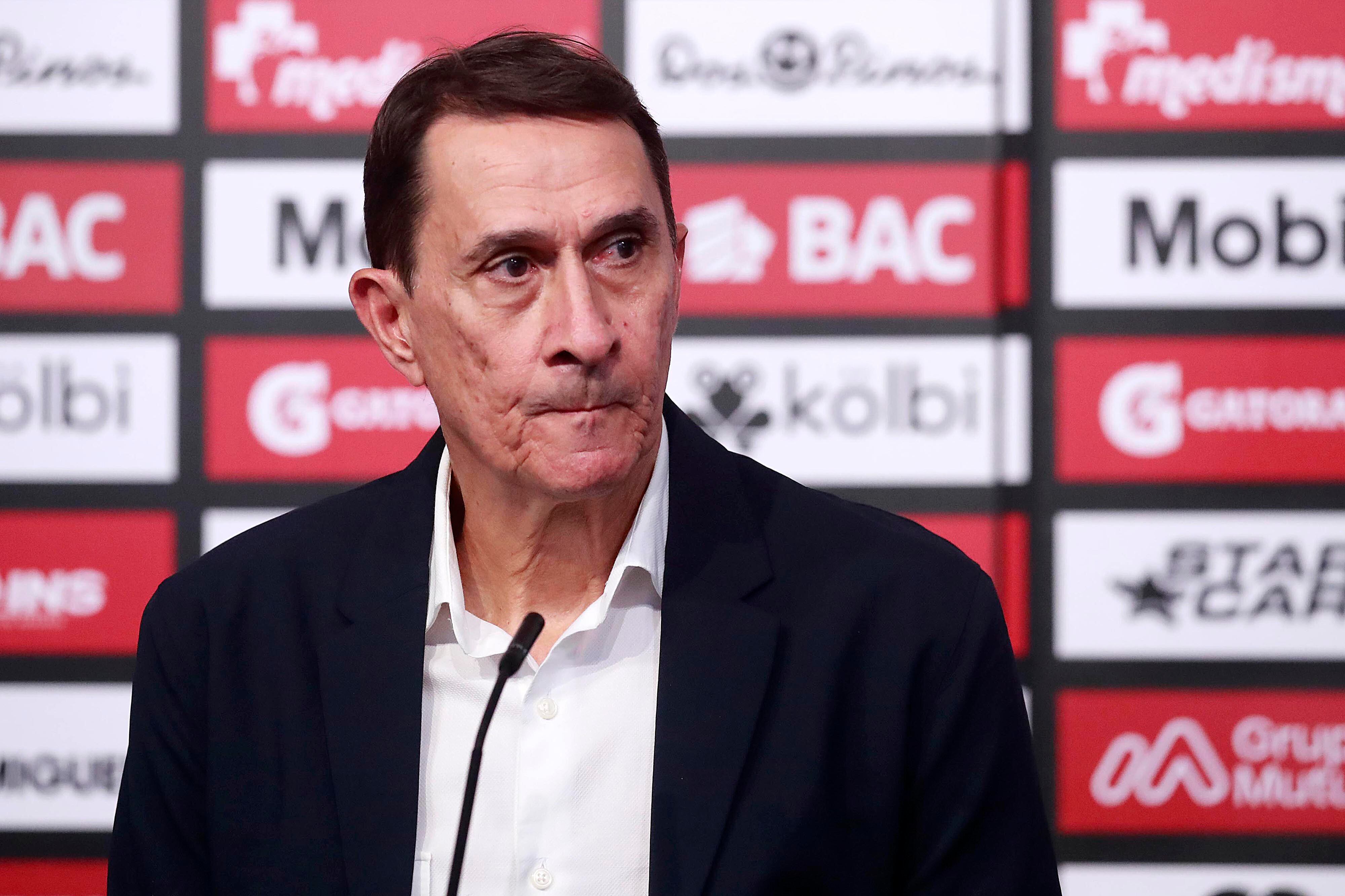 12/03/2024 Turrucares. Este martes fue presentado Alexandre Borges Guimaraes como nuevo director técnico de Liga Deportiva Alajuelense, en las instalaciones del Centro de Alto Rendimiento (CAR). A Guima lo acompañarán dos brasileños y Bryan Ruiz, quienes fueron presentados por el gerente deportivo, Javier Santamaría. Foto: Rafael Pacheco Granados