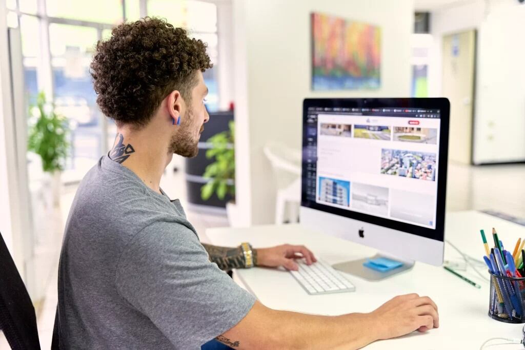 Jesús Granados, joven ingeniero que murió golpeado por cableado eléctrico en Escazú.