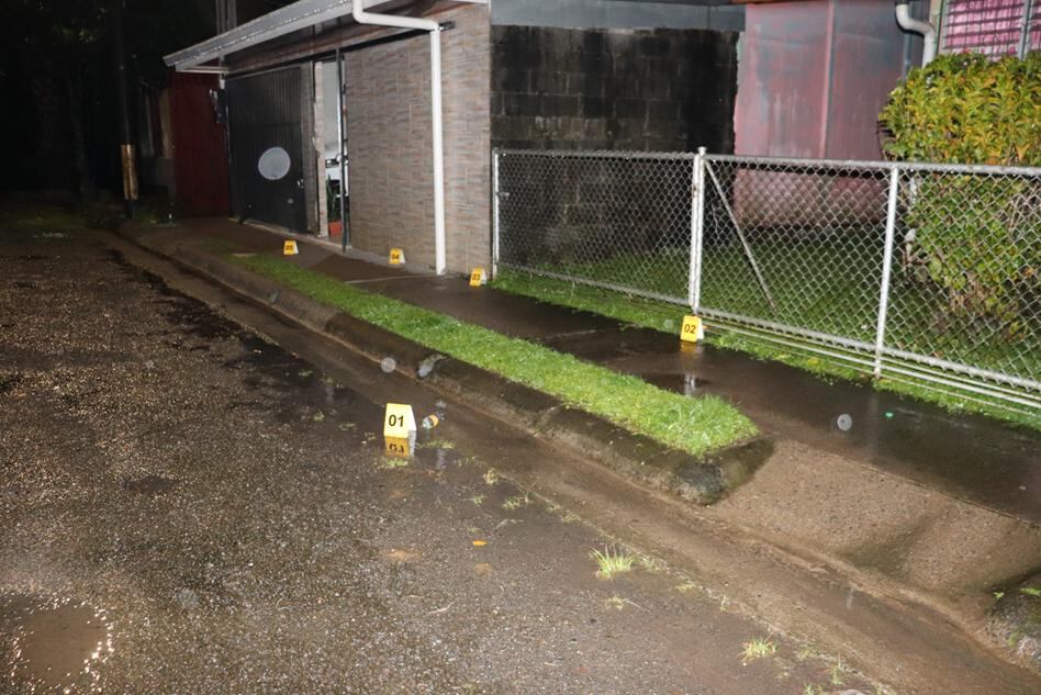 Un hombre de apellido Rojas, de 30 años, fue asesinado frente a su casa en Villa Bonita en La Alegría de Siquirres y su familia sigue esperando justicia. Foto: OIJ