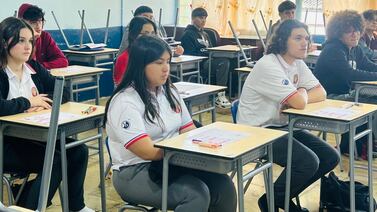 Más de 60 mil colegiales hacen exámenes del MEP que sí valen mucho para graduarse