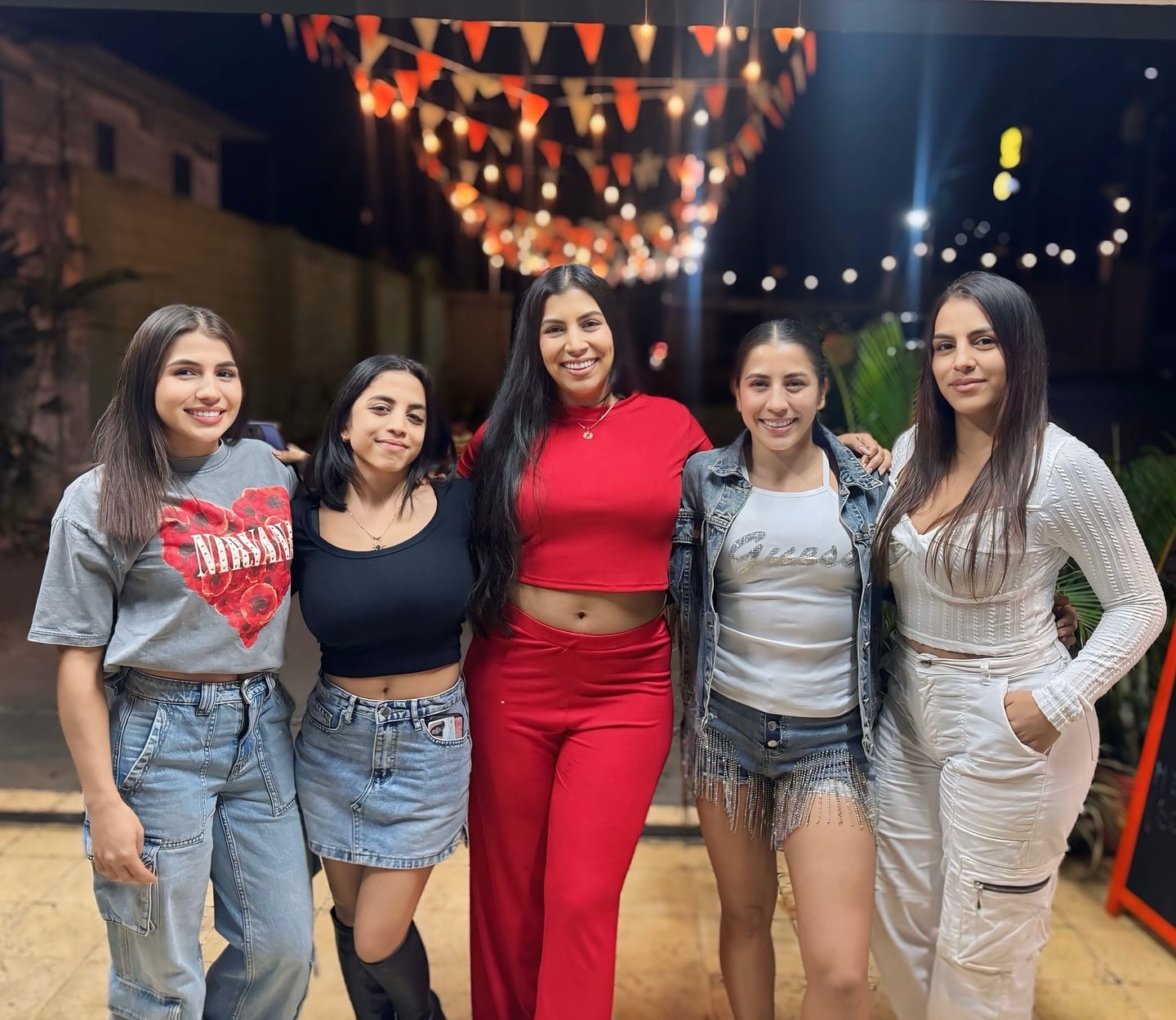 Familia de Yokasta Valle, Lenda embarazada