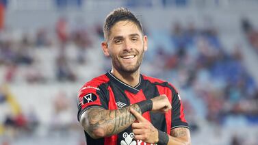 Prometida de Jonathan Moya estaba enamorada de otro hombre, pero se olvidó de él por el delantero