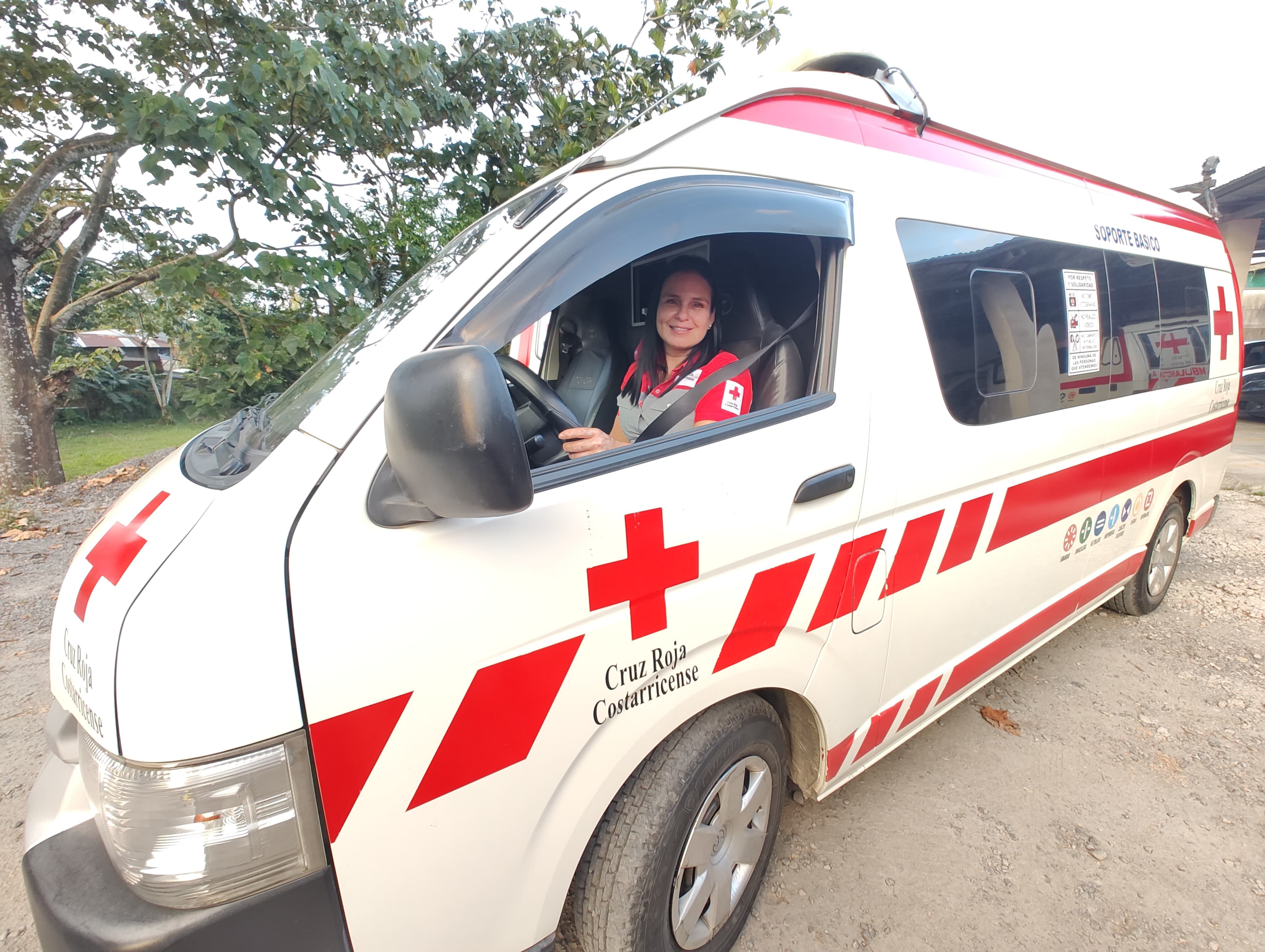 Evelyn Hidaldo cruzrojista de Cariari
