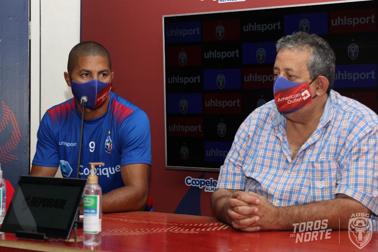 Alvaro Saborío, presentado en San Carlos