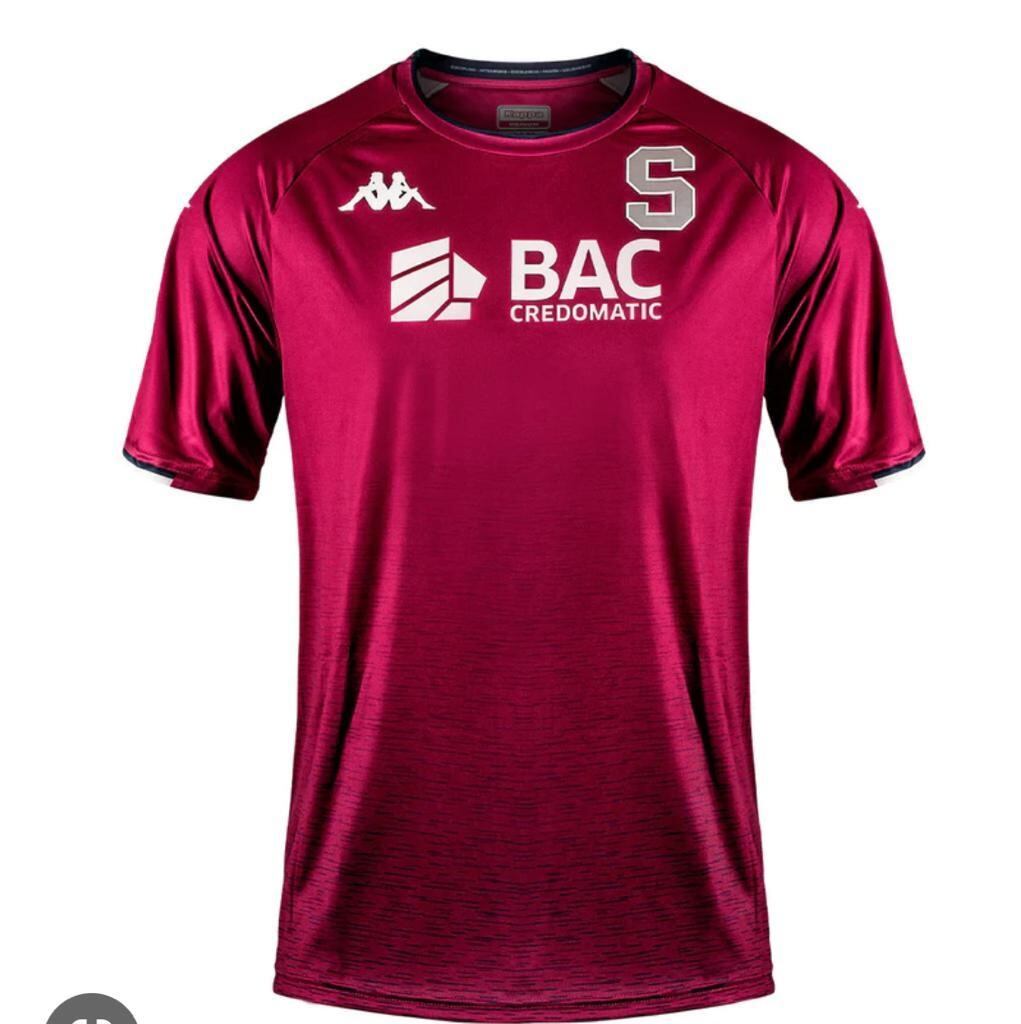 Esta es la camisa de Saprissa que tiene el portugués. Internet.