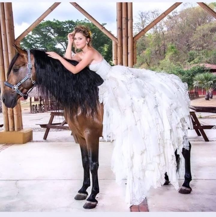 Lisbeth Valverde modelando más jovencita. (Tomada de Instagram)