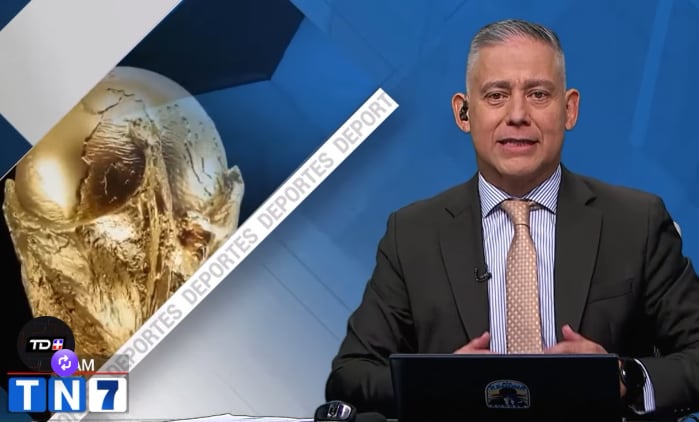 Randall Vargas, presentando en Telenoticias. Melissa Alvarado y sus compañeros de la edición matutina de Telenoticas.