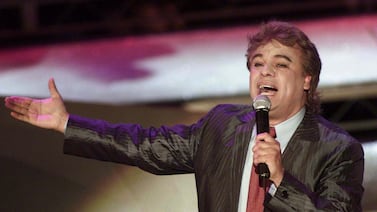 ¿Juan Gabriel está vivo? Hombre idéntico al Divo de Juárez sorprende en París y reaviva teorías