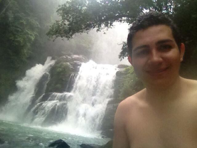 Elías Alvarado y su esposa Tania durante su noviazgo disfrutaban de la naturaleza. (Cortesía)