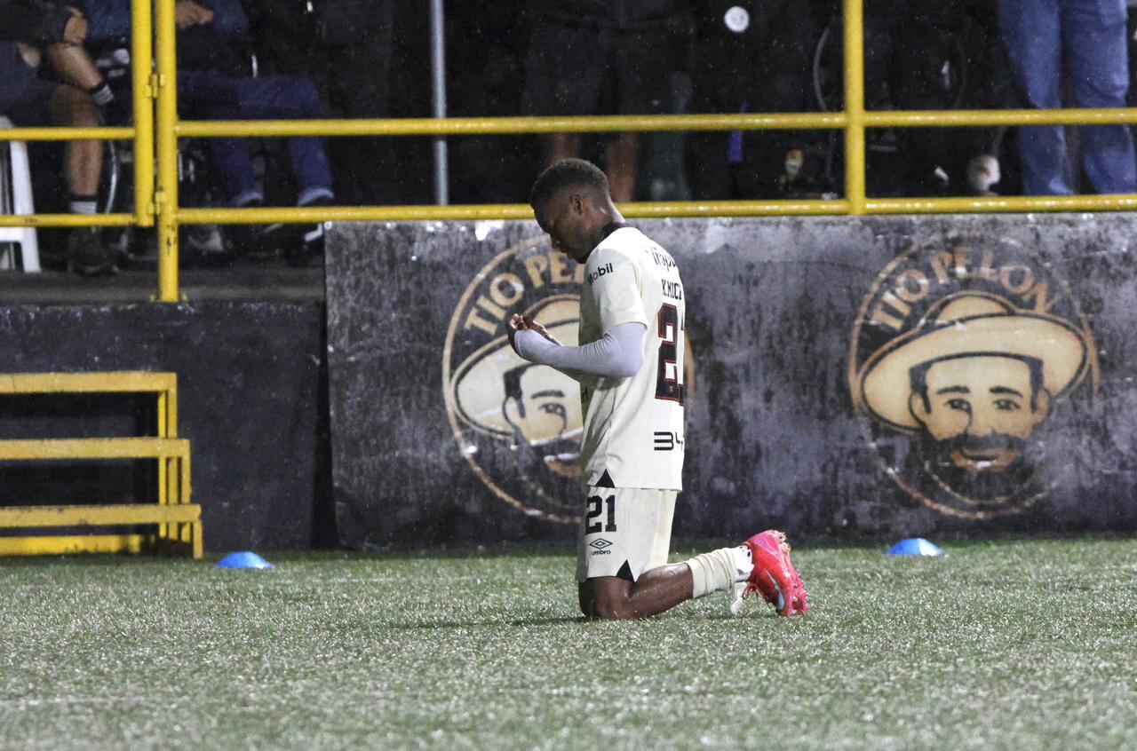 Kenyel Michel marcó el primer gol de Liga Deportiva Alajuelense en el Torneo de Apertura 2025.