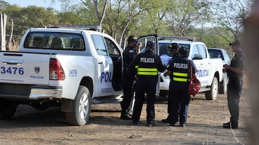 Pistoleros esperan a hombre frente a su casa y al llegar lo asesinan con ráfaga de tiros