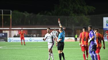 Empujón a juntabolas le salió carísimo a Jefferson Brenes tras expulsión ante Herediano