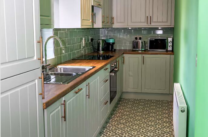 Imelda Collins rifa su casa