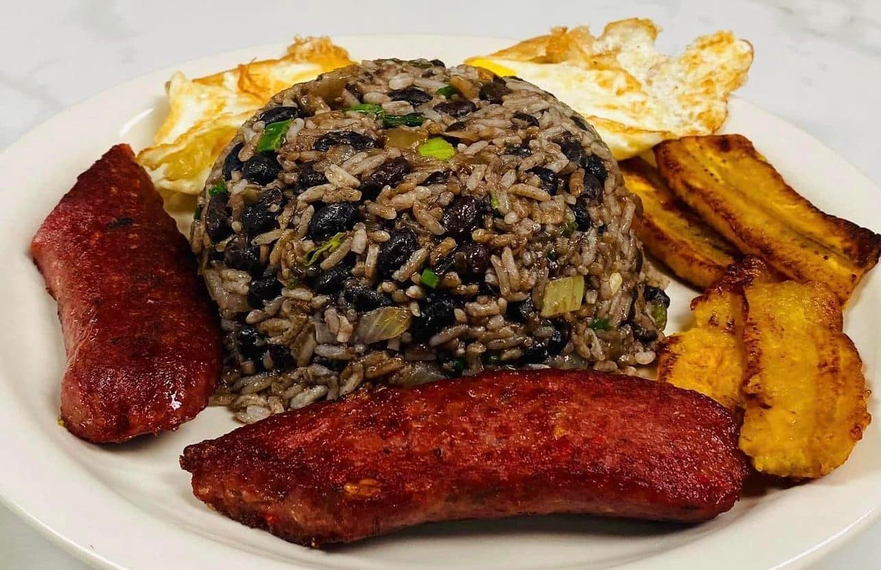 Soledad Gomero Marín, costarricense que nació en Zarcero, tiene un restaurante de comida tica en Nueva Jersey, Estados Unidos