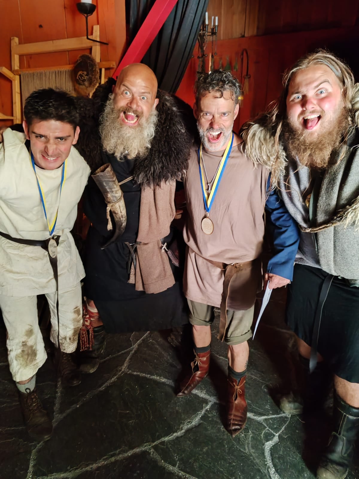 Roberto Fontana, vecino de Desamparados, ganó invicto el Mundial de Lucha Vikinga y se convirtió en el primer campeón mundial fuera de los países escandinavos en la historia. En la foto con Anthony Santamaría, luchador tico de Monteverde