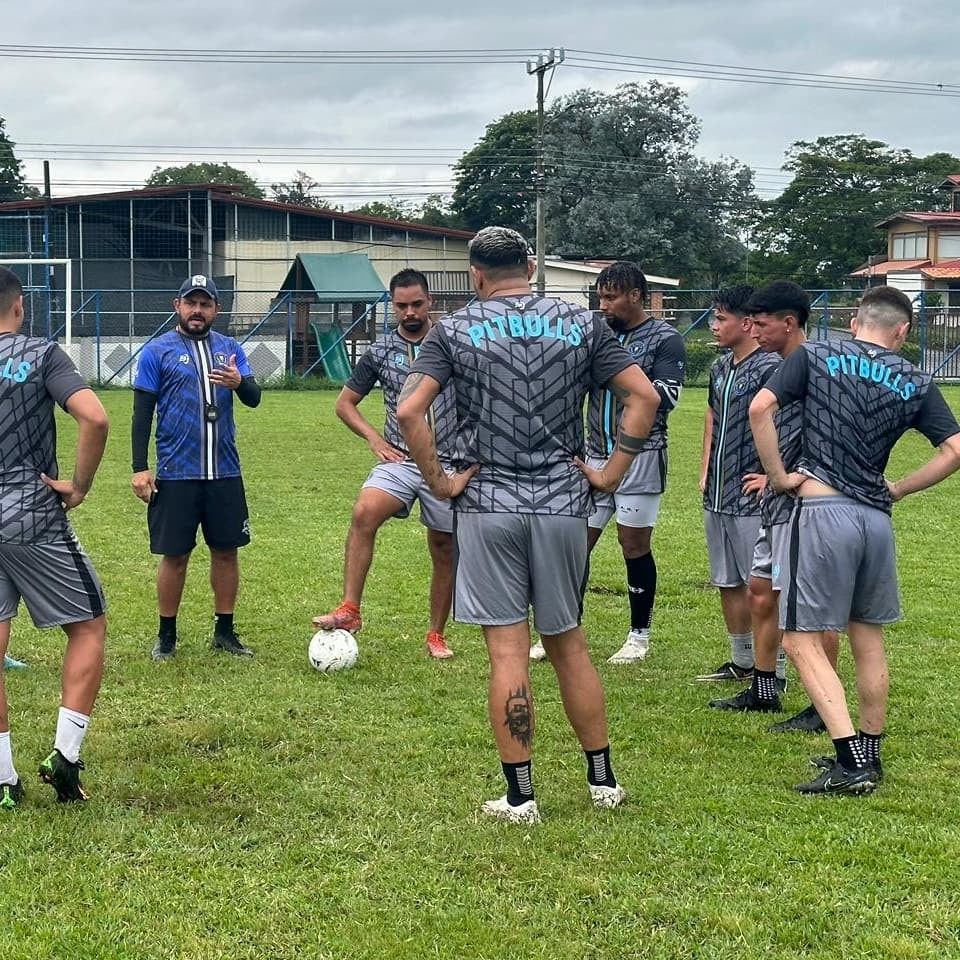 Cristian Lagos, Pitbulls FC de Santa Bárbara