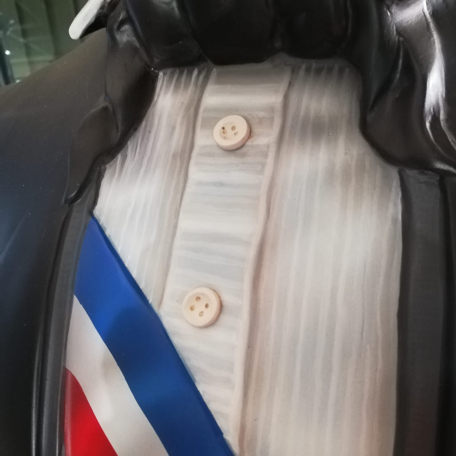 El escultor naranjeño, Germán Esquivel Fonseca, hizo, hace cuatro años, la única escultura que hay en el país con el rostro real y la altura casi exacta que tenía el Benemérito de la Patria, Juan Rafael Mora Porras, quien nació en 1814 y murió fusilado en 1860