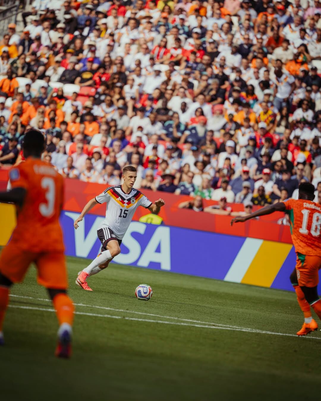 Alemania sufrió para derrotar 2-1 a Costa de Marfil.