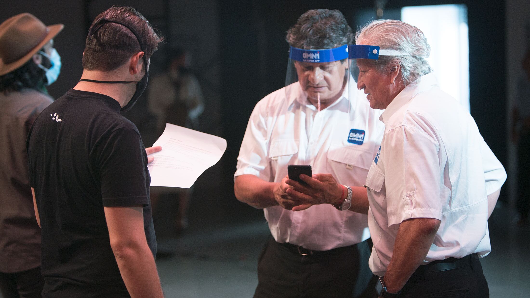 Exjugadores del mundial Italia 1990 grabaron un video para apoyar a Omni-Taxi