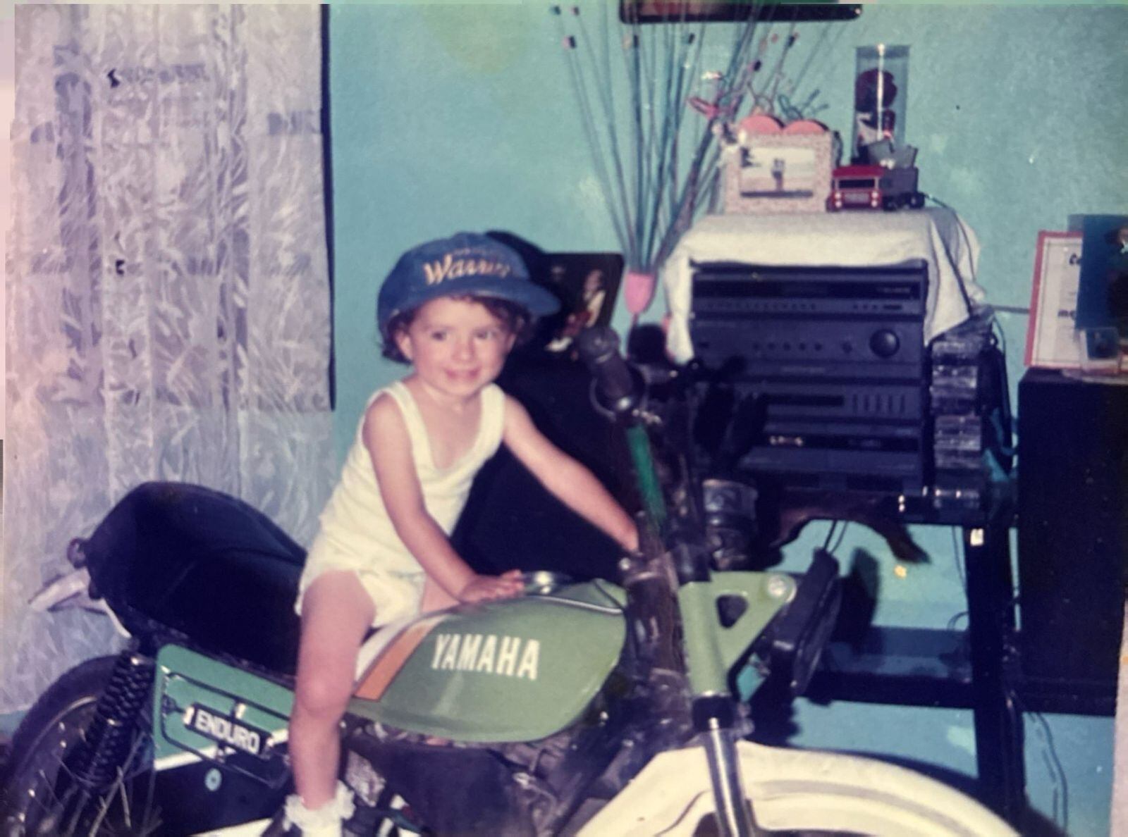 Fabiola Montoya es dueña de una espectacular moto BMW C400-GT.